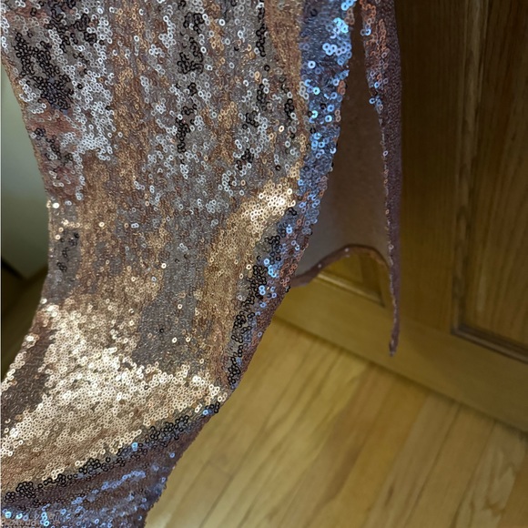 Rose gold sequins dress - Picture 6 of 10
